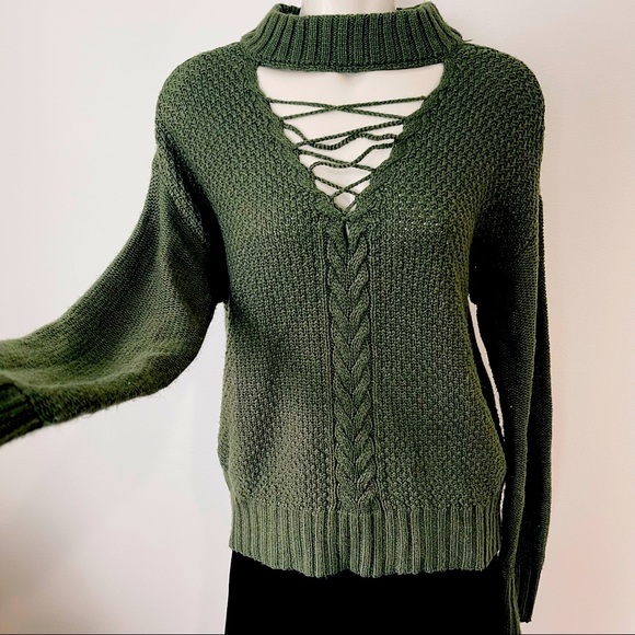 Charlotte Russe Sweaters - CHARLOTTE RUSSE cut out KNIT cable sweater OPEN V-Neck long sleeves Moss green M